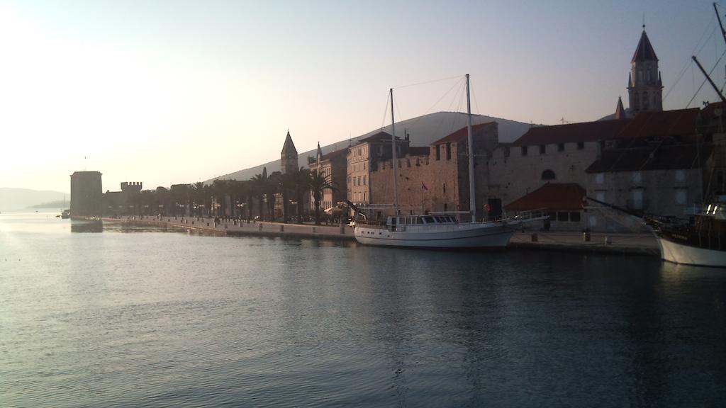 Andrea Apartments Τρογκίρ Εξωτερικό φωτογραφία
